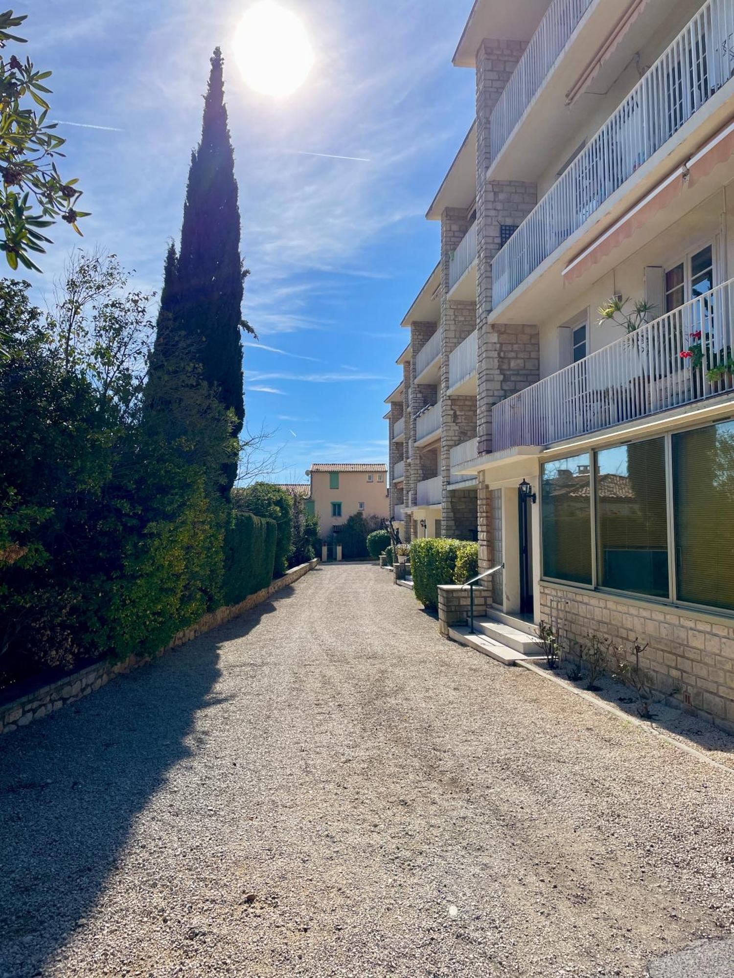 Au Coeur Et Au Calme De Bandol, Parking Et Climatisation Apartment Екстериор снимка