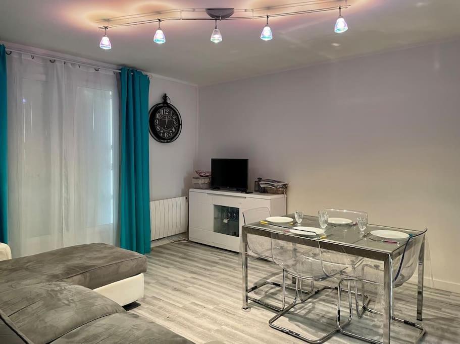 Au Coeur Et Au Calme De Bandol, Parking Et Climatisation Apartment Екстериор снимка